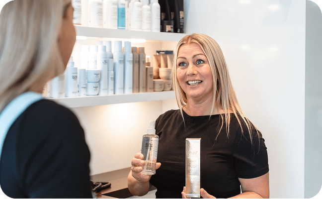 de-kapper-leerdam-advies-keune-min Foto persoonlijk advies Keune producten bij De Kapper Leerdam