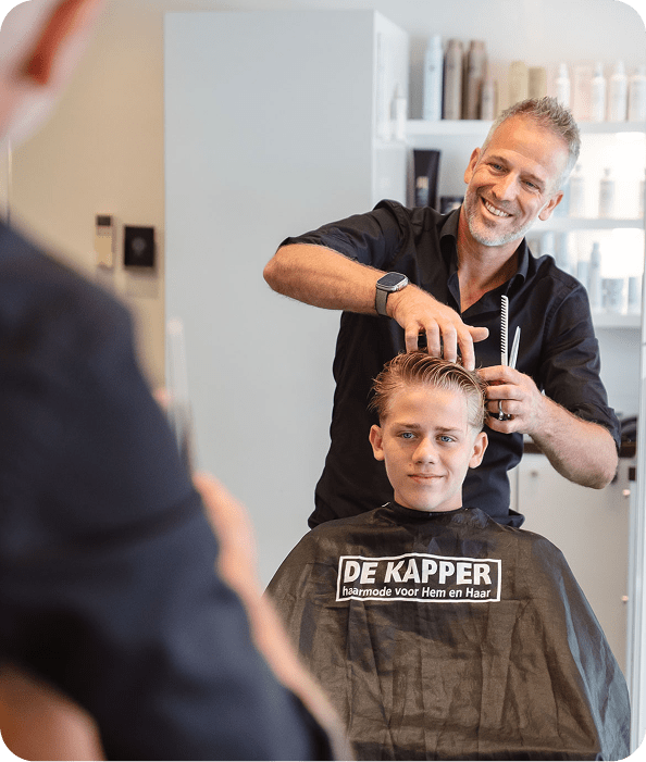 de-kapper-leerdam-knipfoto-min Bekroonde kappers aan het werk bij De Kapper Leerdam